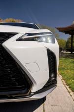 Lexus UX250h F-Sport Engawa 2019 года (ES)